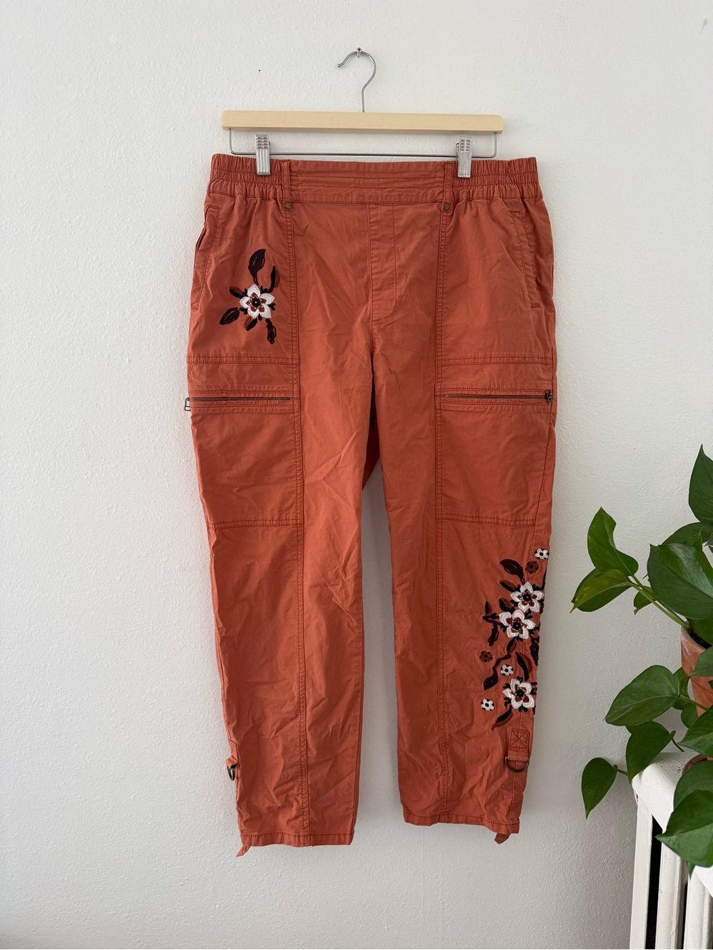 Soft Surroundings Rust Floral Embroidered Cargo Capris